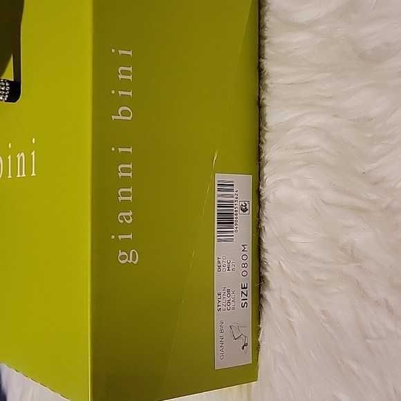 Heels - Picture 3 of 3